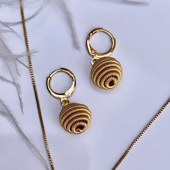 Matching set - Picture 2 of 2